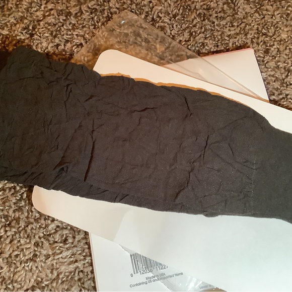 Hanes too day sheer control top pantyhose, color barely black, size: EF - Picture 11 of 12